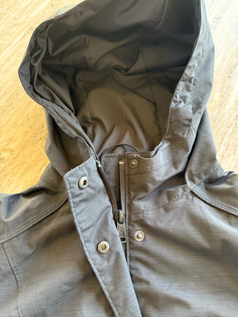 The North Face Women’s DryVent Belted Rain Trench Coat Hooded Black - Picture 6 of 11